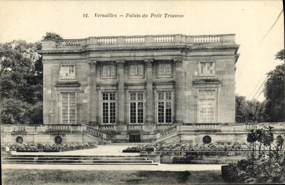 Versailles — Palácio do Petit Trianon — Editor Versailles, n° 91 - Frente