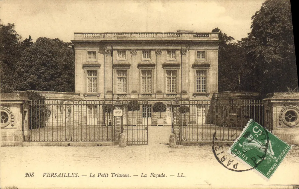 Versalhes — O Pequeno Trianon — A Fachada — LL. — n° 208 - Frente