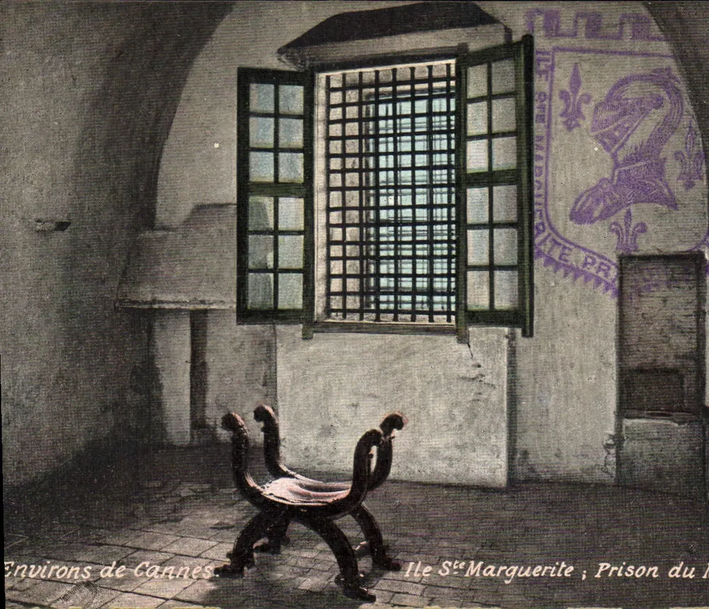 Insel Sainte-Marguerite ; Burggefängnis — Um Cannes — Verlag AQUA PHOTO PARIS - Vorderseite