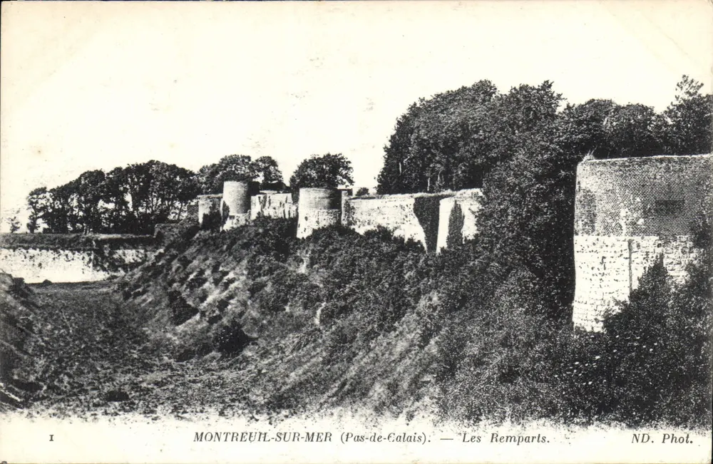 Montreuil-sur-Mer (Pas-de-Calais) — Die Mauern — ND. Foto. - Vorderseite