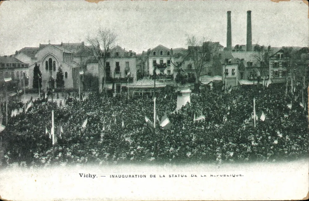 Vichy — Inauguração da estátua da República — Stanley, Paris - Frente