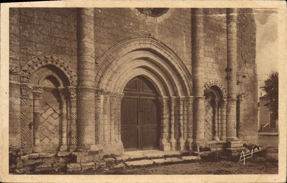 Ile-d'Oleron — Portal der Kirche — Photo Arjac - Vorderseite