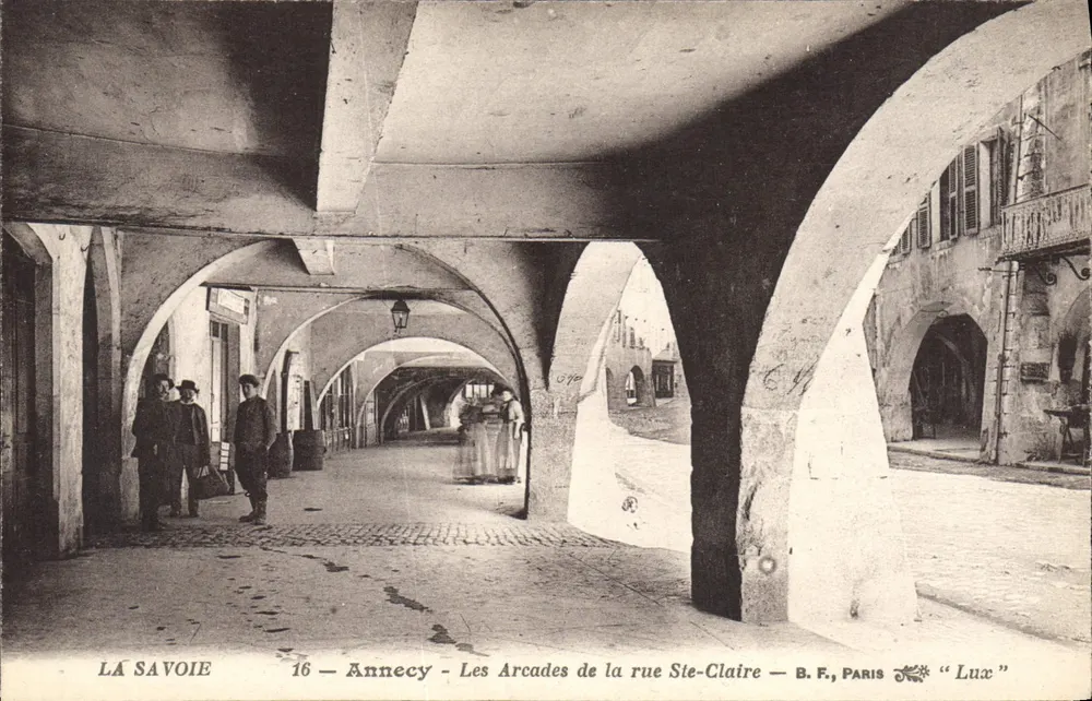 Annecy — Die Arcaden der Rue Ste-Claire — B.F., Paris « Luxe » - Vorderseite