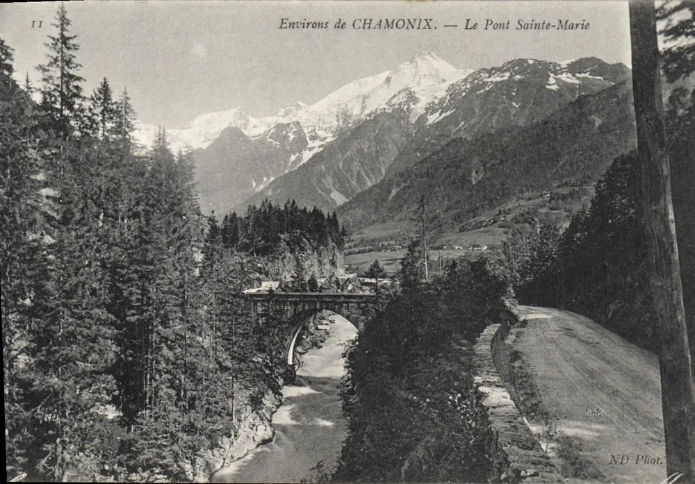Vista de CHAMONIX — O Ponte Sainte-Marie — ND Fot. - Frente