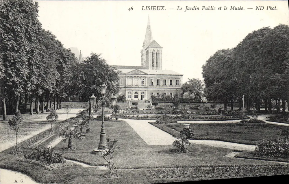 Lisieux — O Jardim Público e o Museu — ND Phot. - Frente