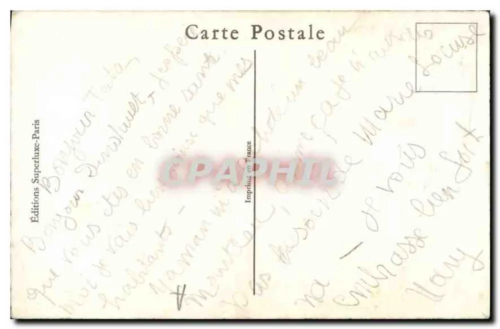 Bambina con capelli biondi ricci — giocando con un nastro rosso — Edizioni Superluxe-Paris - Verso