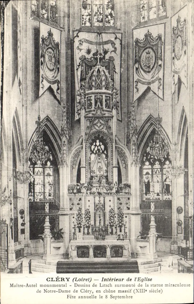 Cléry (Loiret) — Innenansicht der Kirche — Monumentaler Hauptaltar der Notre-Dame de Cléry, aus massivem Eichenholz des 13. Jahrhunderts - Vorderseite