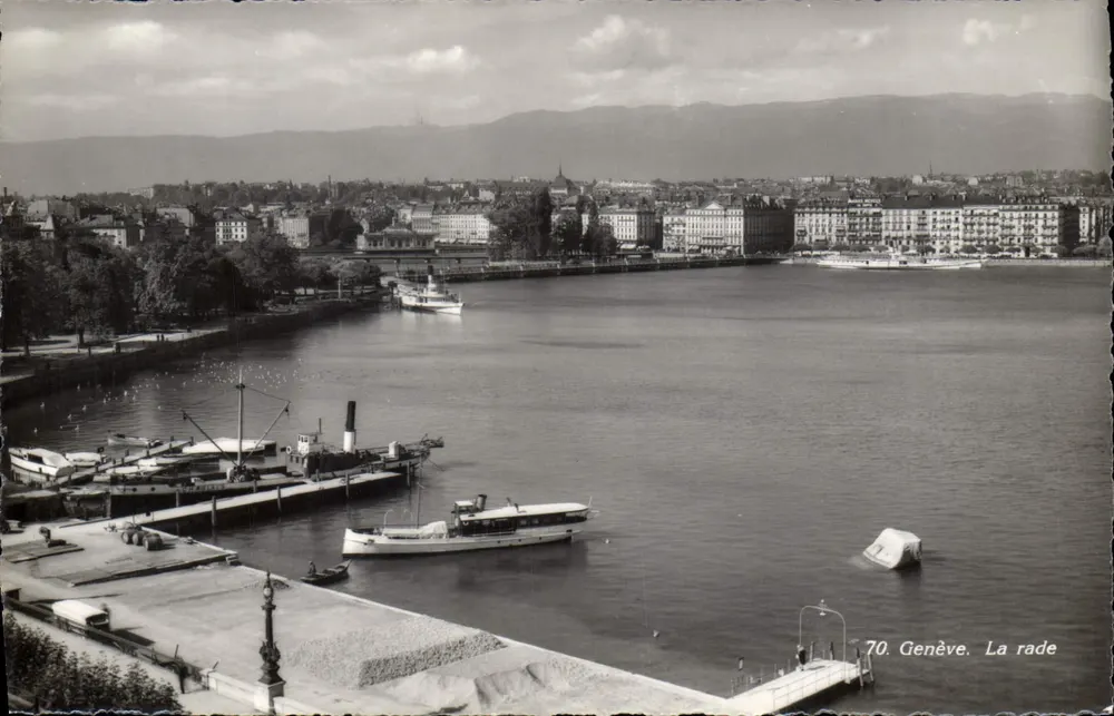 Genebra. A enseada — vista panorâmica do lago com barcos — Fot. Ed. O. Sertori, n° 70 - Frente