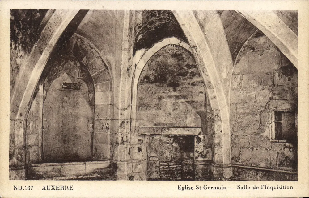 Auxerre — Kirche St-Germain — Zimmer der Inquisition - Vorderseite