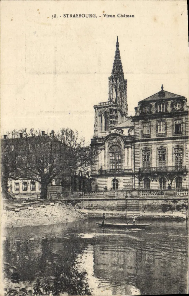 Strasbourg - Velho Castelo — vista do castelo e da Petite France - Frente