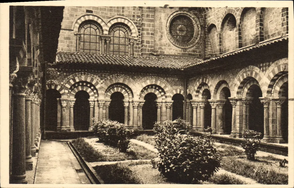 Le Puy (Haute-Loire) — Hof und Galerien des Klostergangs — Les Éditions d'Art Yvon - Vorderseite
