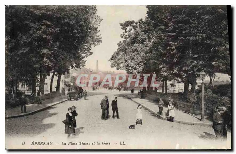 Épernay — A Praça Thiers e a Estação — LL. - Frente