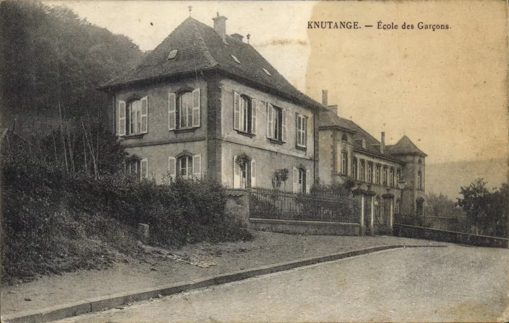 Knutange — École des Garçons — éditeur inconnu, n° de série non visible - Frente