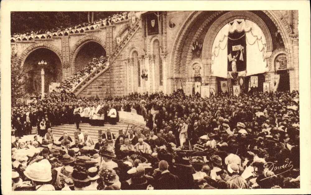 Lourdes — Bênção dos doentes — Edição P. Doucet, Lourdes - Frente