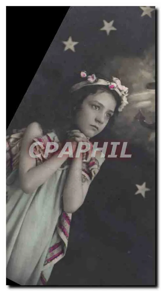 Menina em vestido com motivos — coroa de flores — fundo estrelado - Frente