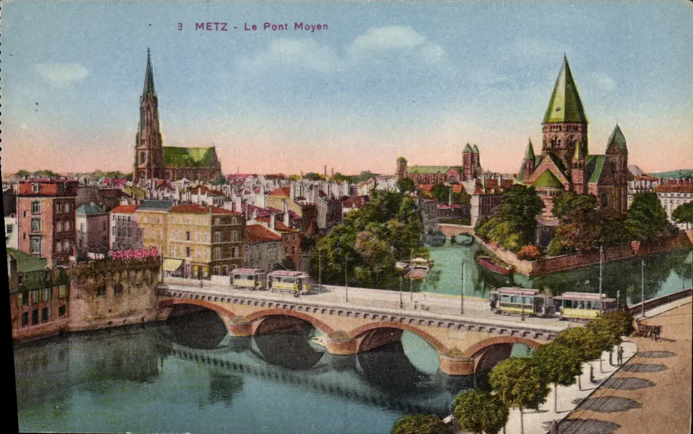 Metz - O Ponte Médio — vista panorâmica com trams — edição C. F. F. de Thionville, n°3 - Frente