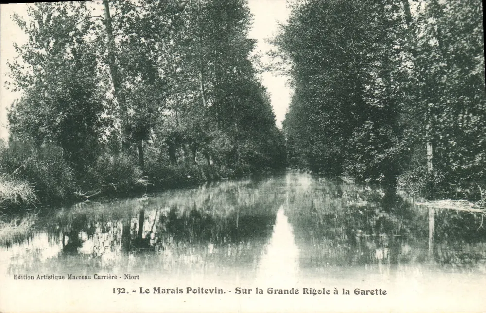 Der Marais Poitevin — Auf der Grande Rigole bei la Garette — Künstleredition Marceau Carrière - Niort, Nr. 132 - Vorderseite