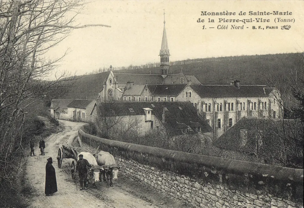 Kloster Sainte-Marie de la Pierre-qui-Vire (Yonne) — Nordseite — B.F., PARIS - Vorderseite