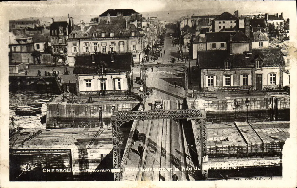 Cherbourg — Panorama des Drehbrückens und der Rue du Port de Saine - Vorderseite