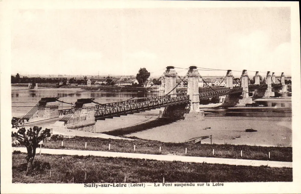 Sully-sur-Loire (Loiret) — Der Hängebrücke über die Loire - Vorderseite