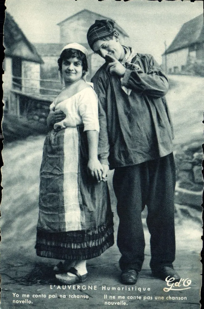 L'Auvergne Humorística — Casal em traje tradicional — Gd'O - Frente