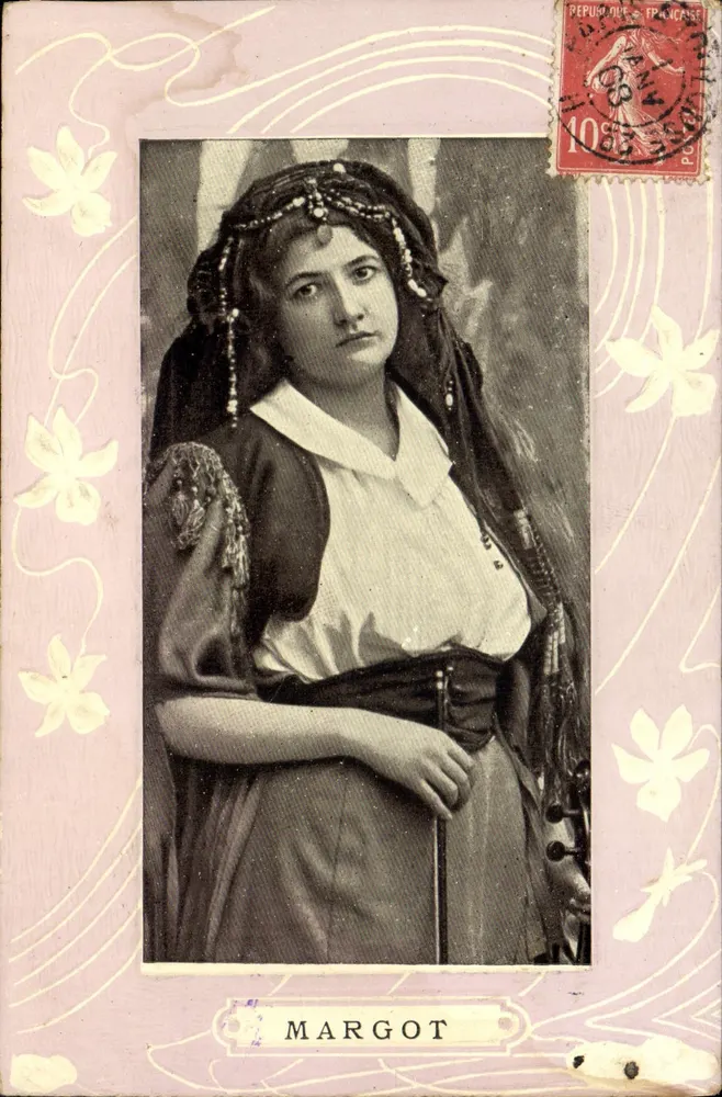 Margot — Retrato de uma jovem mulher em traje oriental — editor Margot, número de série não visível - Frente