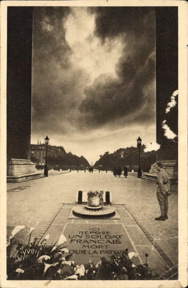 Tombeau du Soldat Inconnu — Arc de Triomphe — Éditions d'Art YVOIL, Paris - Frente