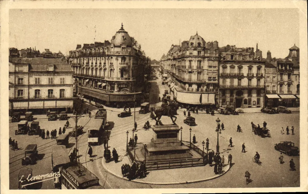 Orléans — Place du Martrot — estátua de Jeanne d'Arc por Foyatier — editada por L. Lenormand - Frente