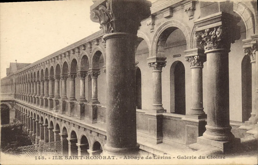 Insel Saint-Honorat - Abtei Lérins - Cloister Gallery - Vorderseite