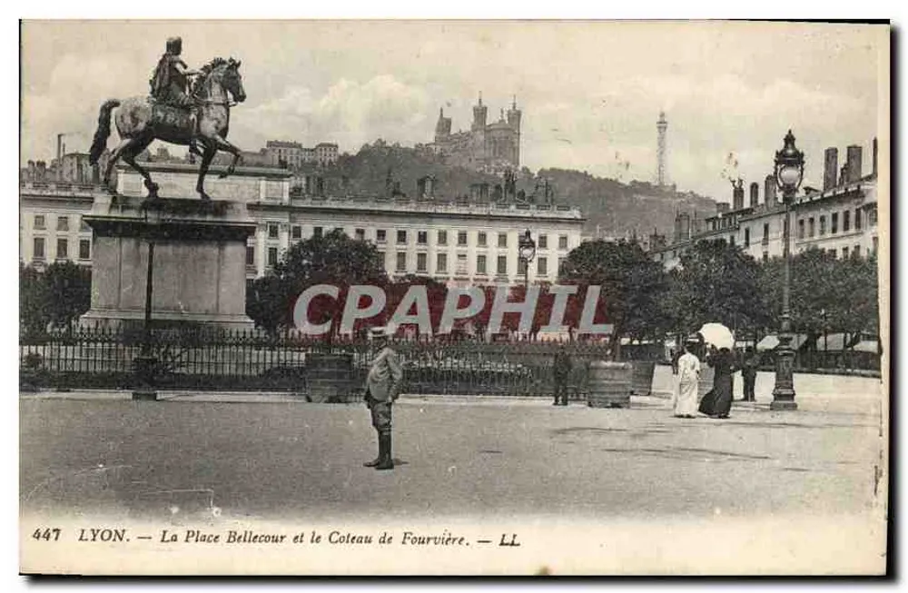 LYON — Ansicht der Place Bellecour und des Coteau de Fourvière — LL, Nr. 447 - Vorderseite