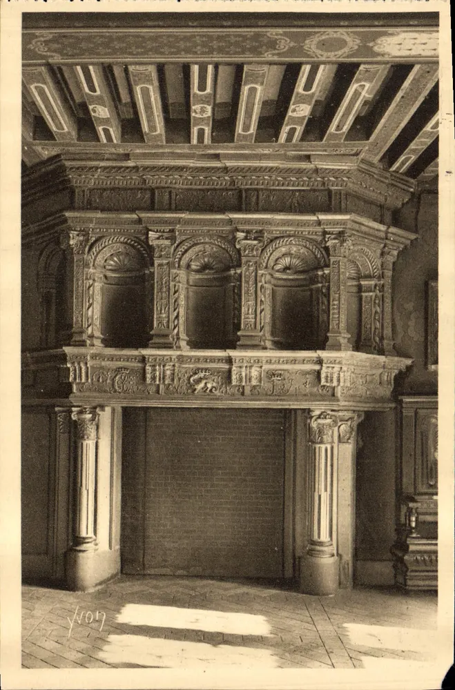 Château de Blois - Cheminée du Salon d'Honneur — Édition d'Art YVON, Paris - Recto
