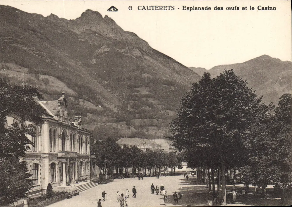 Cauterets - Esplanade des œufs et le Casino - Vorderseite