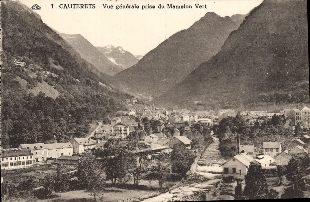 Cauterets — Vista general tomada desde el Mamelon Vert — Editor: C. Alain des Arts Photographiques, Estrasburgo - Anverso
