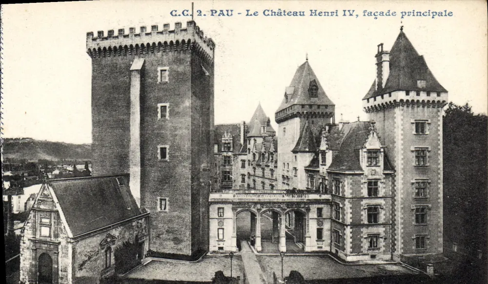 Pau - Schloss Henri IV, Hauptfassade — C.C. 2. PAU - Vorderseite