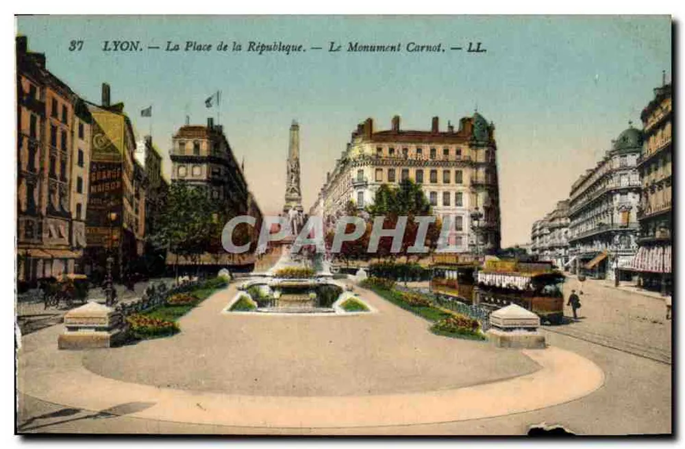 LYON — Die Place de la République — Der Carnot-Obelisk — LL - Vorderseite
