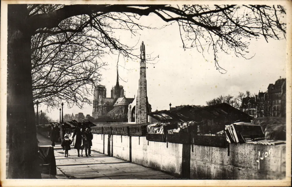 Notre-Dame de Paris — Ansicht von der Tourneville — unbekannter Verleger, Seriennummer nicht sichtbar - Vorderseite