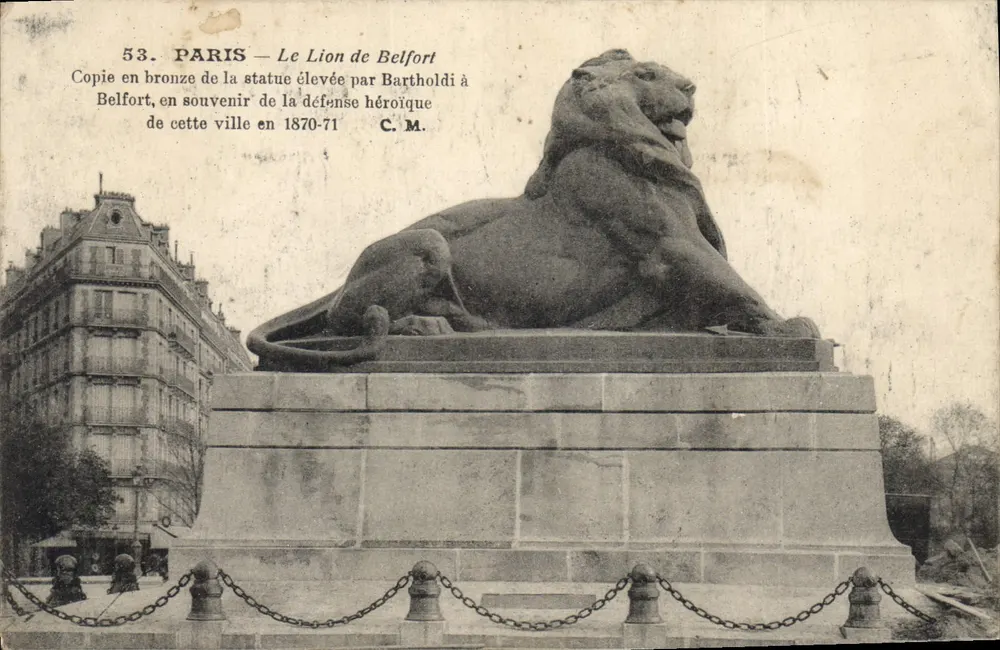 Parijs — De Leeuw van Belfort — Gietijzerkopie van de standbeeld opgericht door Bartholdi in Belfort ter herinnering aan de heldhaftige verdediging van de stad in 1870-71 — C.M. - Voorkant