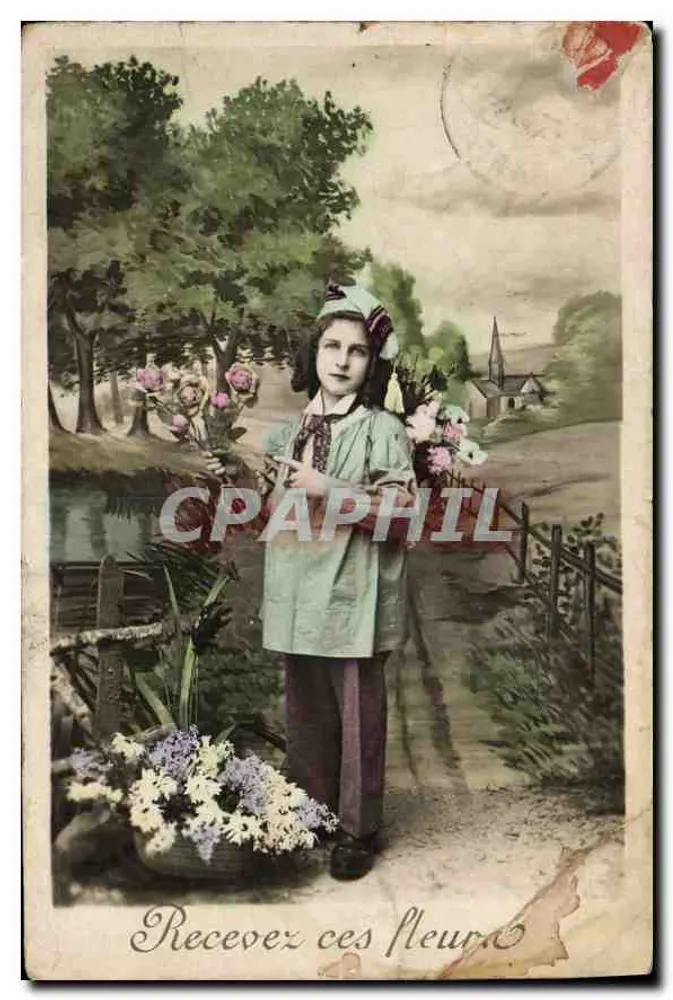 Menina com flores — paisagem rural com igreja — editor não visível - Frente