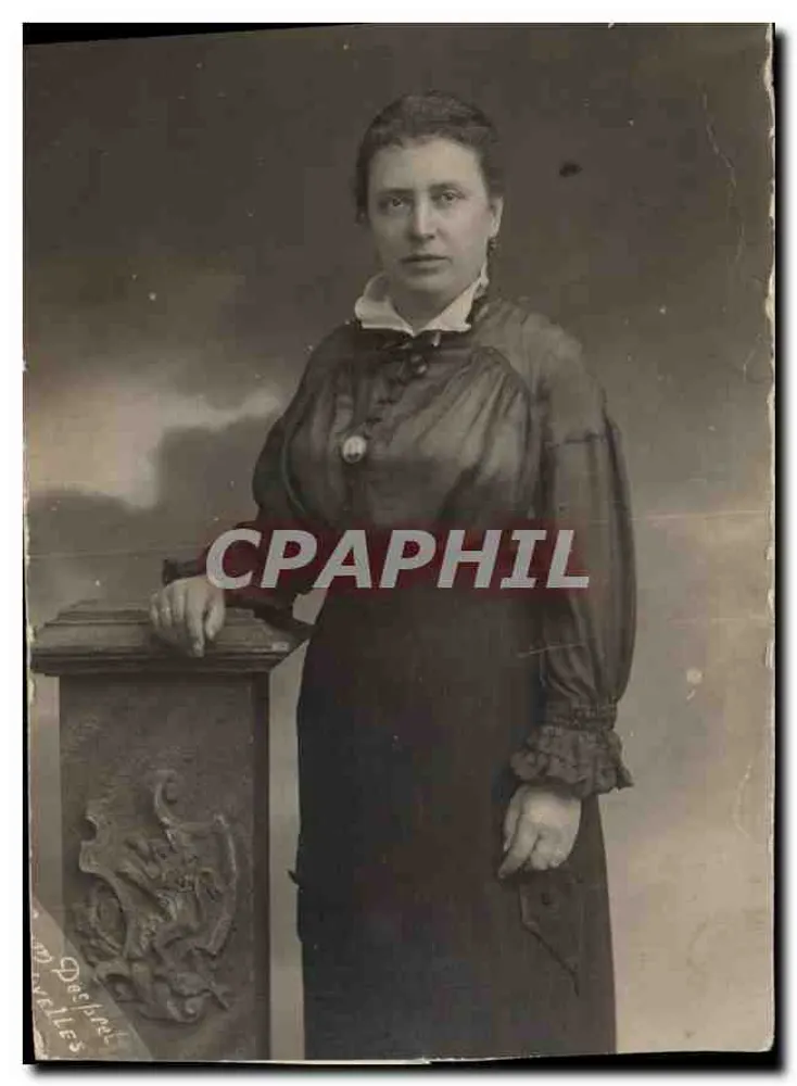Porträt einer Frau — Studio Gisum — Paris - Vorderseite
