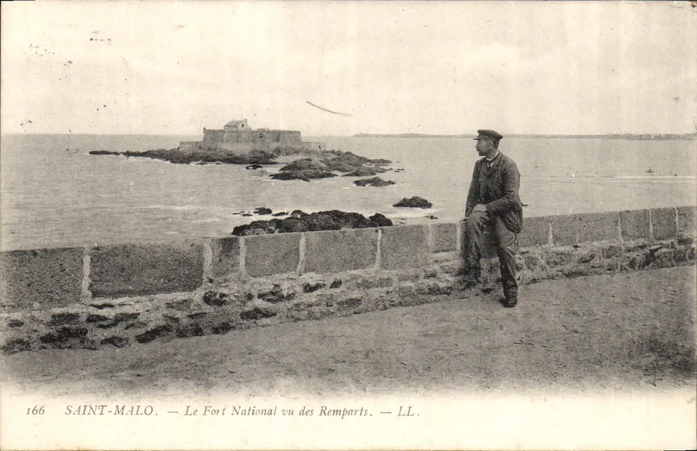 Saint-Malo — Der Nationale Festungsbereich von den Mauern aus gesehen — LL. — n° 166 - Vorderseite