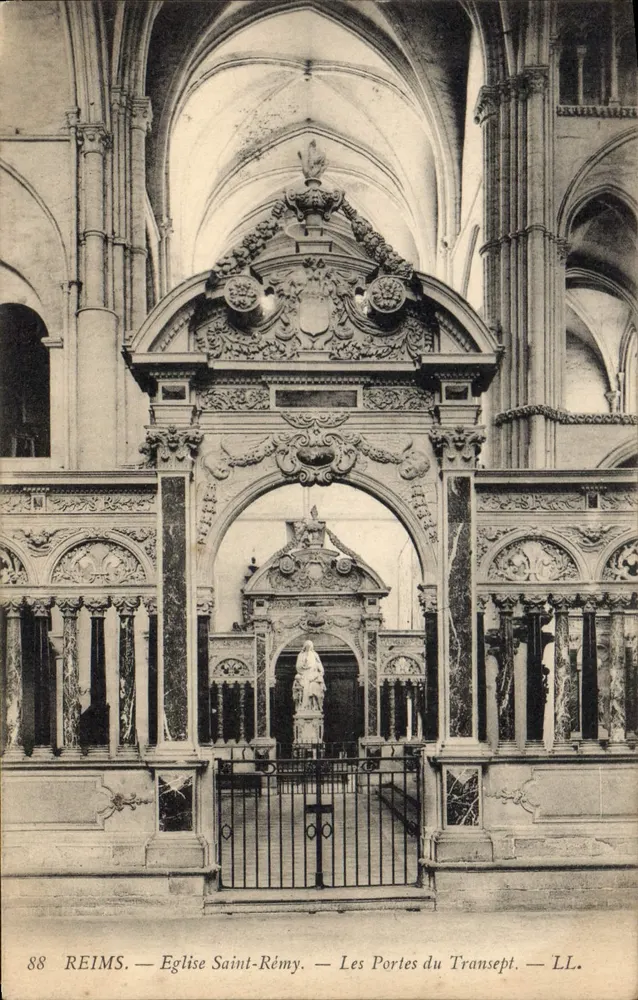 Reims — Kirche Saint-Rémy — Die Türen des Transeptes — LL. - Vorderseite