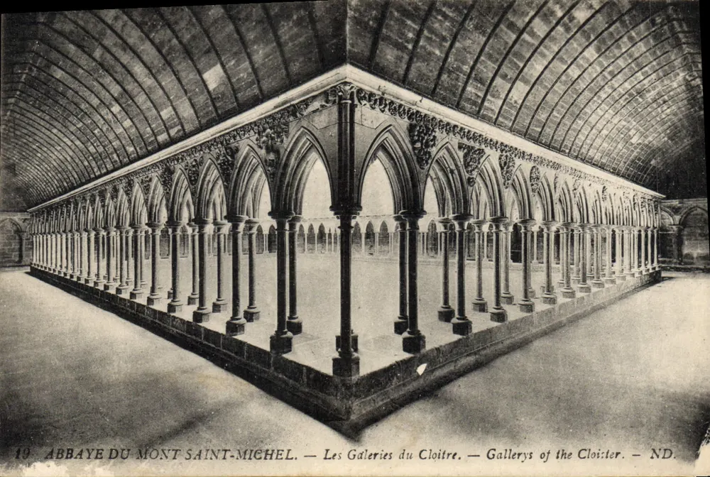 Abadia do Mont-Saint-Michel — As Galerias do Claustro — ND. - Frente