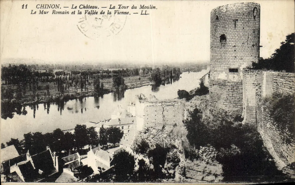 Chinon — Das Schloss, Die Römische Mauer und Die Mühlen-Turm — LL. - Vorderseite