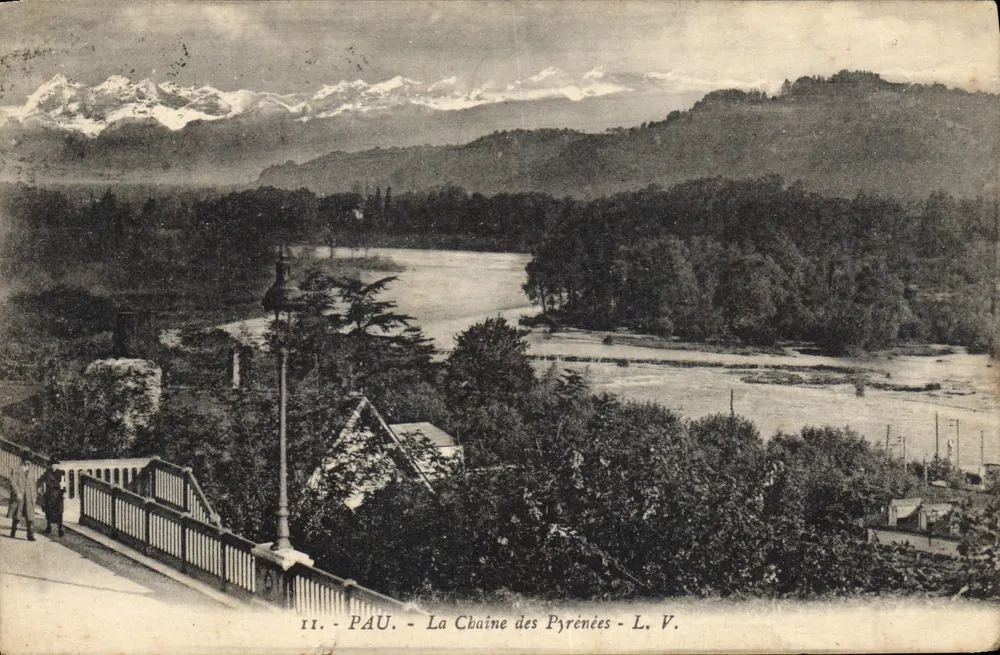 Pau - A Cadeia dos Pirineus — L. V. — n°11 - Frente