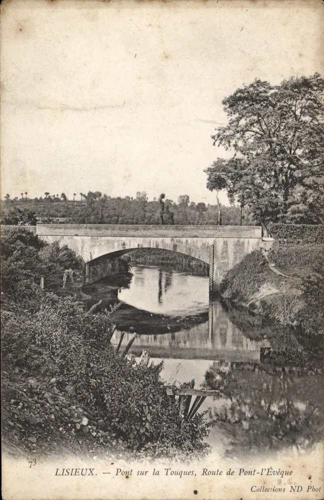 Lisieux — Brücke über den Fluss Touques, Route de Pont-l'Évêque — Collections ND Phot - Vorderseite