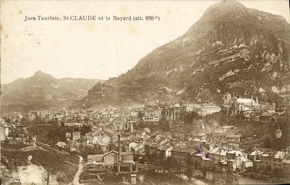 St-CLAUDE und der Bayard (alt. 956 m) — Jura-Touriste — Verlag Jura-Touriste - Vorderseite