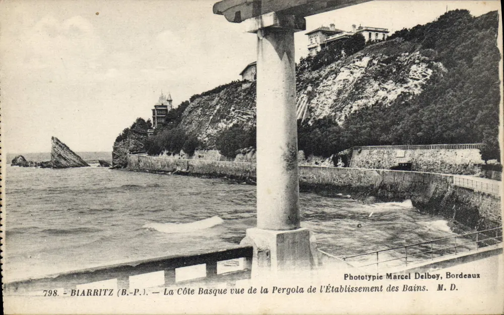 Biarritz (B.-P.) — Ansicht der Basque-Küste von der Pergola des Bains-Establishments — Phototypie Marcel Delboy, Bordeaux, n° 798 - Vorderseite