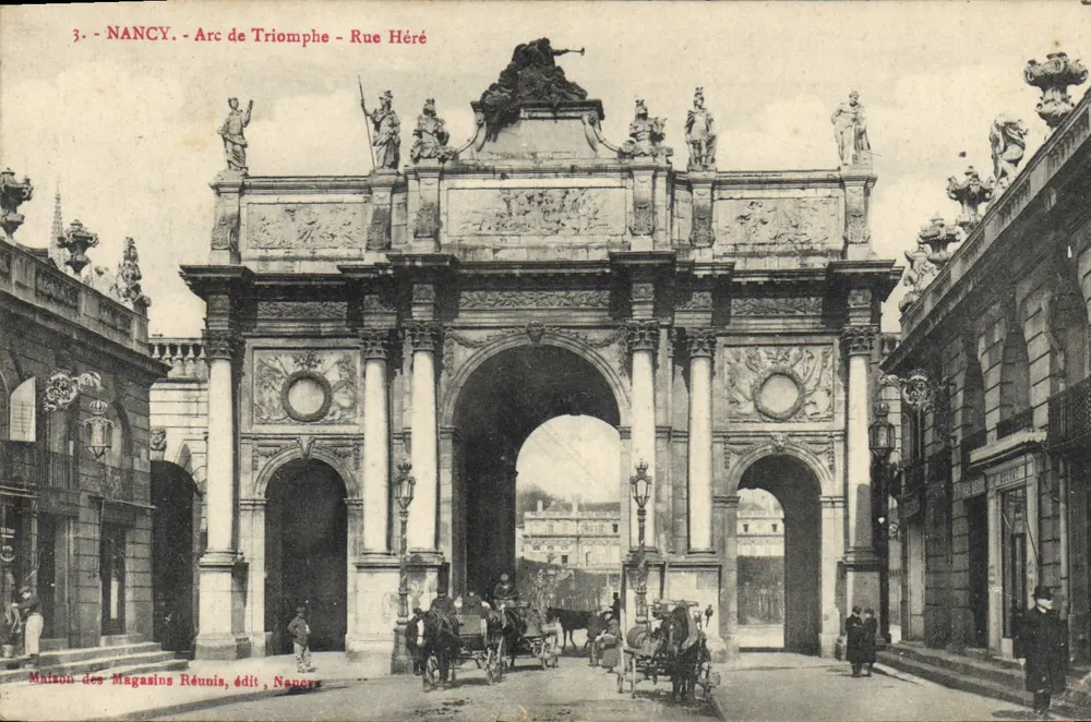 NANCY - Arco da Vitória - Rue Héré — editor: Maison des Magasins Réunis, Nancy - Frente
