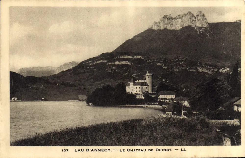 Lago de Annecy — O Castelo de Duingt — LL - Frente