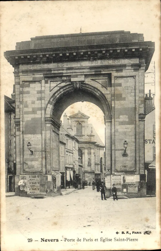 Nevers - Tor zur Stadt Paris und Kirche Saint-Pierre — B.F., Paris, Nr. 29 - Vorderseite